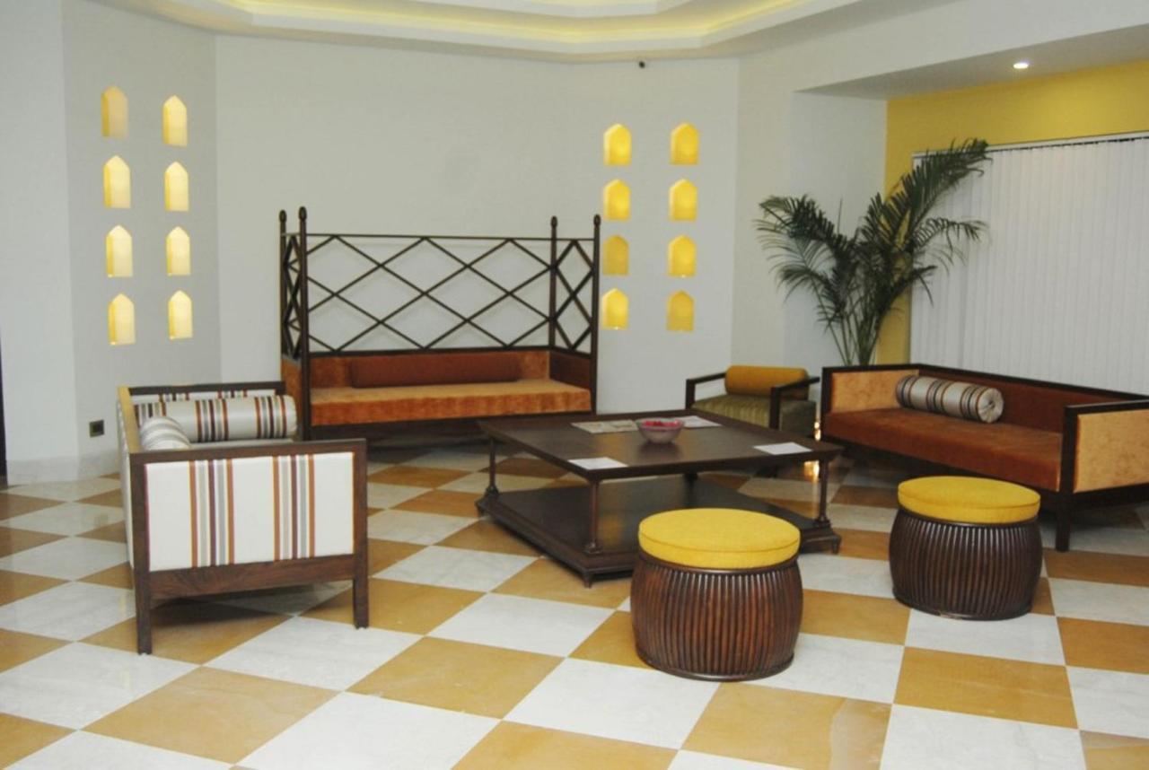 Hotel Abigail Goradia'S Ширді Екстер'єр фото