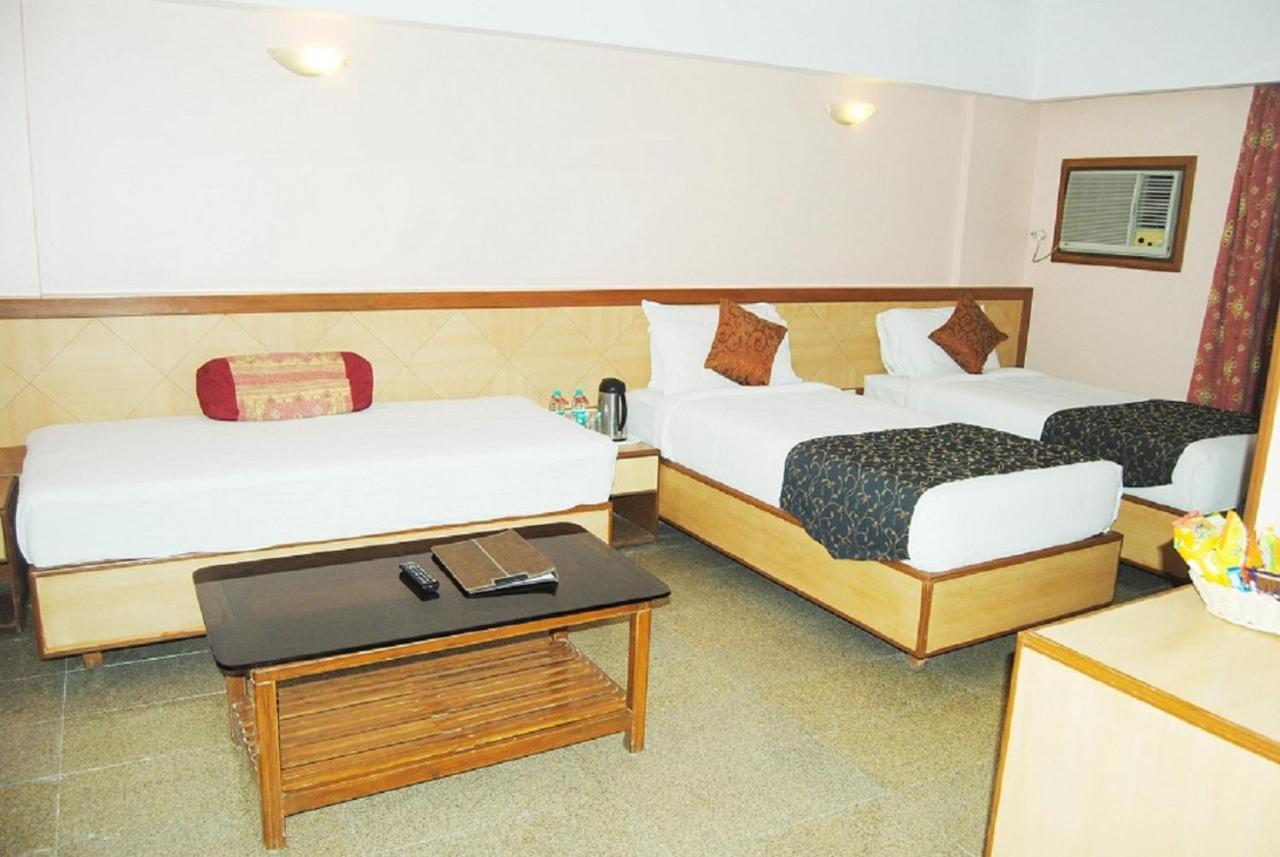 Hotel Abigail Goradia'S Ширді Екстер'єр фото