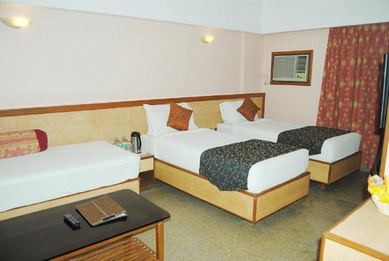 Hotel Abigail Goradia'S Ширді Екстер'єр фото